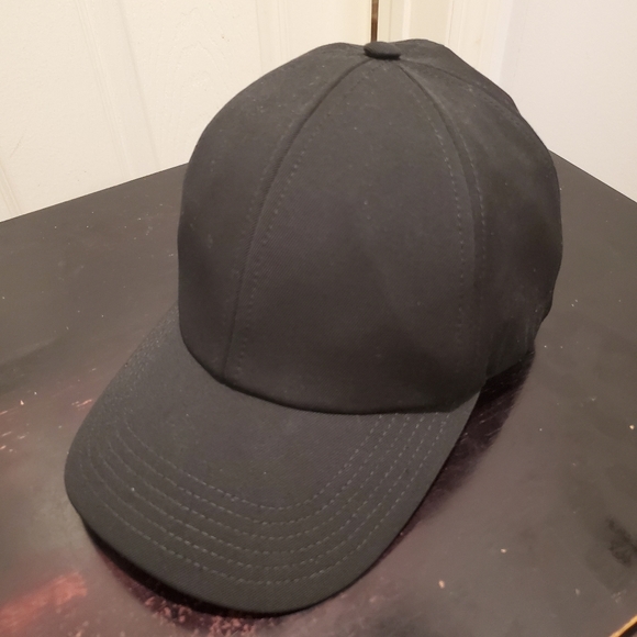 VALENTINO Embroidered Logo Baseball Cap - Picture 5 of 8